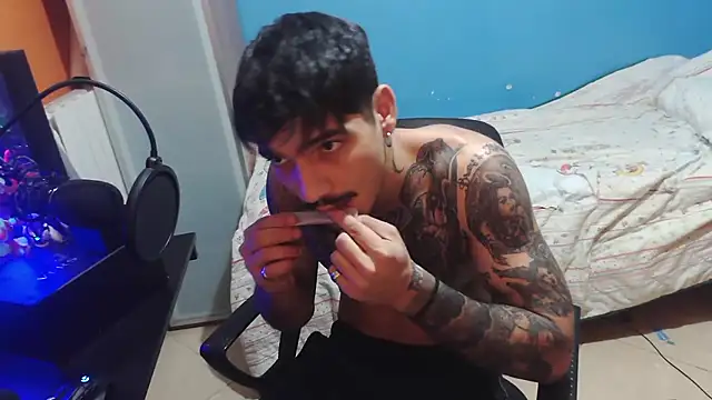 Snapshot of Badboyi1997 chatting on October 2025 08:19:01 PM Badboyi1997 online show from October 2025 08:19:01 PM