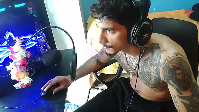 Snapshot of Badboyi1997 chatting on October 2025 02:16:01 PM Badboyi1997 online show from October 2025 02:16:01 PM