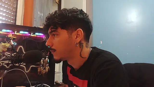 Snapshot of Badboyi1997 chatting on February 2026 09:23:01 AM Badboyi1997 online show from February 2026 09:23:01 AM