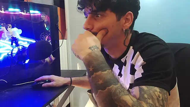 Snapshot of Badboyi1997 chatting on March 2026 06:25:02 AM Badboyi1997 online show from March 2026 06:25:02 AM