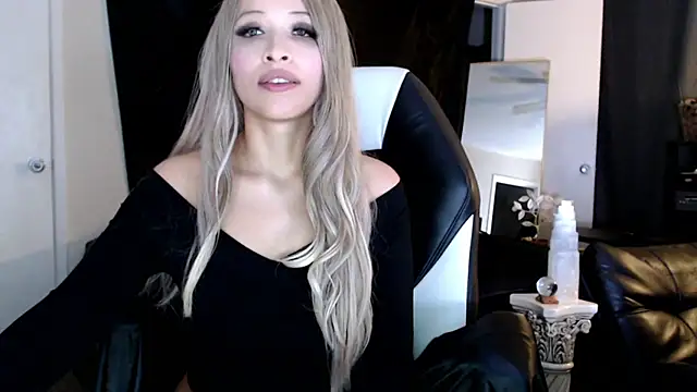 Snapshot of liadivina chatting on March 2025 09:35:02 AM liadivina online show from March 2025 09:35:02 AM