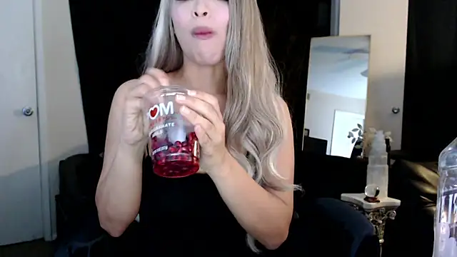 Snapshot of liadivina chatting on March 2025 07:41:02 AM liadivina online show from March 2025 07:41:02 AM