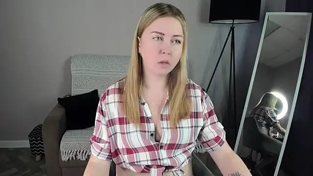 BettyBloom69 online show from December 2025 05:13:01 AM