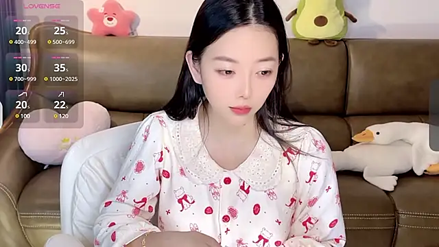 Yilin1999 online show from February 2025 09:43:01 PM