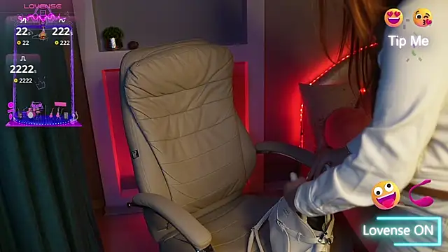 Snapshot of LisaElfy chatting on October 2025 03:53:01 PM LisaElfy online show from October 2025 03:53:01 PM