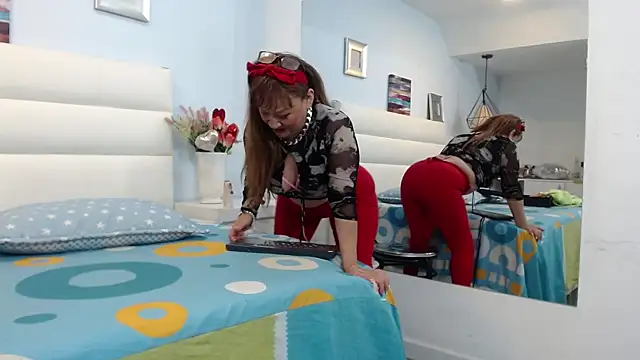 Snapshot of MeryLands chatting on February 2025 12:03:02 PM MeryLands online show from February 2025 12:03:02 PM