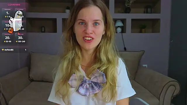 Snapshot of LinaCristonsen chatting on October 2025 02:24:01 PM LinaCristonsen online show from October 2025 02:24:01 PM