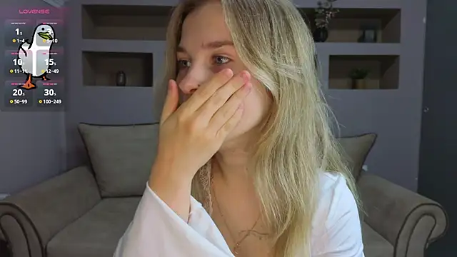 Snapshot of LinaCristonsen chatting on November 2025 03:32:02 PM LinaCristonsen online show from November 2025 03:32:02 PM