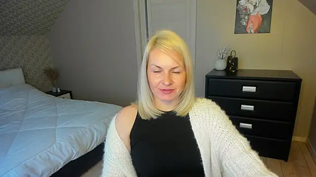 Alicee Gracee online show from November 2025 07:33:02 AM