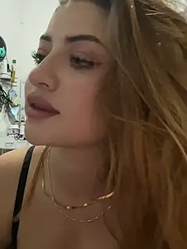 cristal-evanns online show from May 2026 06:09:01 PM