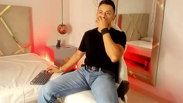 Lucii fer  online show from November 2025 11:40:02 AM