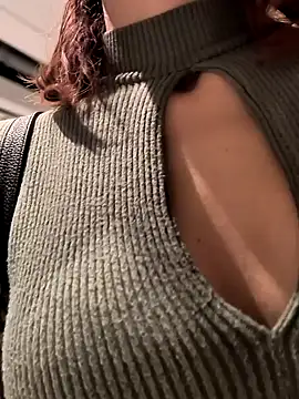 Snapshot of beaverwoman chatting on December 2024 02:06:01 PM beaverwoman online show from December 2024 02:06:01 PM