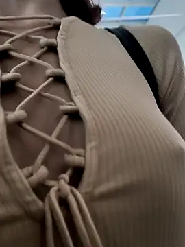 Snapshot of beaverwoman chatting on December 2024 02:02:02 PM beaverwoman online show from December 2024 02:02:02 PM