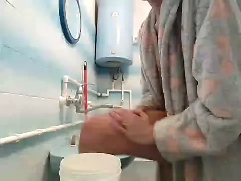 Snapshot of beaverwoman chatting on January 2025 08:27:01 PM beaverwoman online show from January 2025 08:27:01 PM