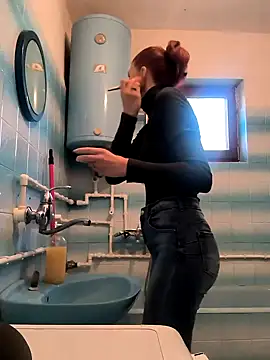 Snapshot of beaverwoman chatting on January 2025 08:29:02 AM beaverwoman online show from January 2025 08:29:02 AM