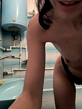 Snapshot of beaverwoman chatting on February 2025 09:58:02 PM beaverwoman online show from February 2025 09:58:02 PM