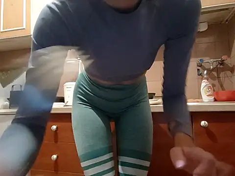 Snapshot of beaverwoman chatting on September 2025 03:38:02 PM beaverwoman online show from September 2025 03:38:02 PM