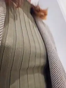 Snapshot of beaverwoman chatting on October 2025 09:32:01 AM beaverwoman online show from October 2025 09:32:01 AM