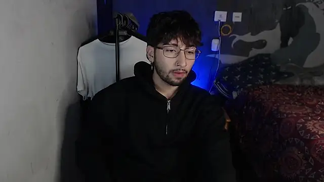 Snapshot of Dereck_Dickson chatting on November 2025 03:05:01 AM Dereck Dickson online show from November 2025 03:05:01 AM