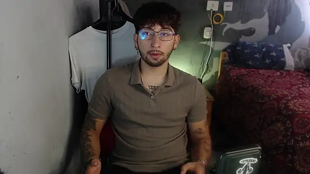 Snapshot of Dereck_Dickson chatting on November 2025 06:07:01 PM Dereck Dickson online show from November 2025 06:07:01 PM