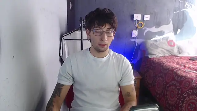 Snapshot of Dereck_Dickson chatting on December 2025 06:47:02 PM Dereck Dickson online show from December 2025 06:47:02 PM