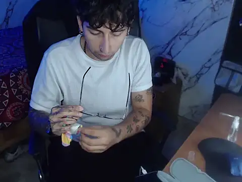 Snapshot of Dereck_Dickson chatting on March 2026 11:10:01 PM Dereck Dickson online show from March 2026 11:10:01 PM