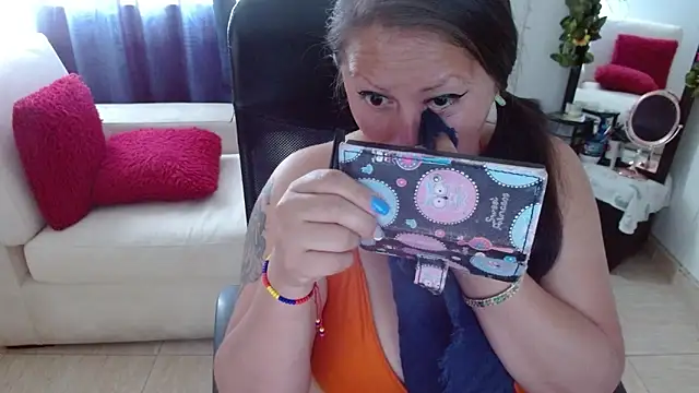 miss evoleth2 online show from May 2026 05:31:01 PM