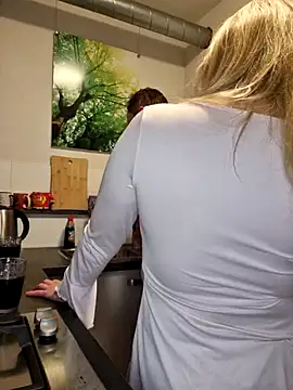 Snapshot of CoupleKitty chatting on November 2025 07:02:02 PM CoupleKitty online show from November 2025 07:02:02 PM