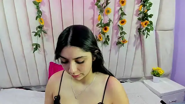 Snapshot of Lucy_Anall_ chatting on October 2025 07:33:01 PM Lucy Anall online show from October 2025 07:33:01 PM