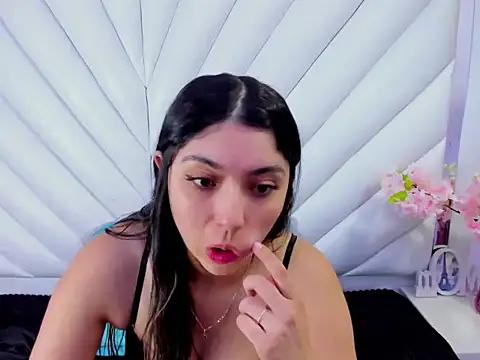 Lucy Anall  online show from June 2026 11:03:01 PM