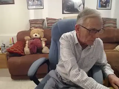 Snapshot of Ferret7777 chatting on March 2025 08:11:01 PM Ferret7777 online show from March 2025 08:11:01 PM