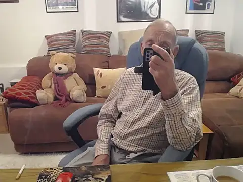 Snapshot of Ferret7777 chatting on November 2025 07:01:02 PM Ferret7777 online show from November 2025 07:01:02 PM