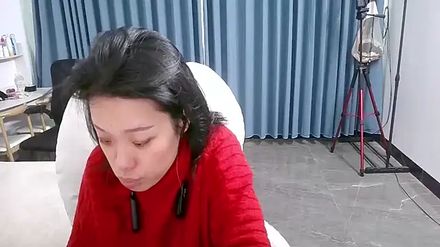 Snapshot of Bella0815 chatting on December 2024 02:42:01 AM Bella0815 online show from December 2024 02:42:01 AM