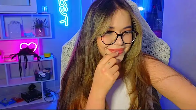 Snapshot of CutiePie3 chatting on September 2025 10:43:01 PM CutiePie3 online show from September 2025 10:43:01 PM