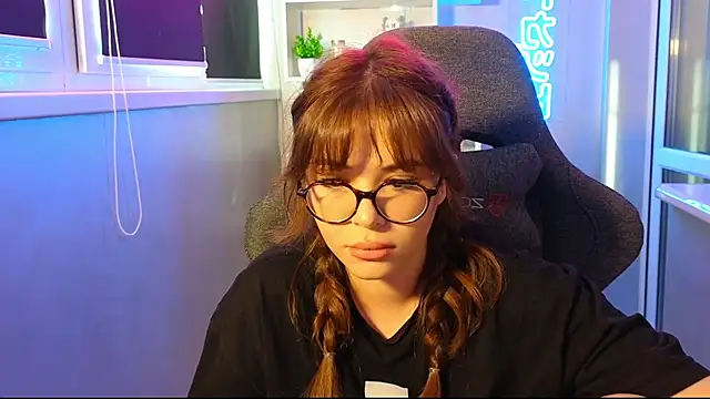 Snapshot of CutiePie3 chatting on November 2025 08:40:01 AM CutiePie3 online show from November 2025 08:40:01 AM