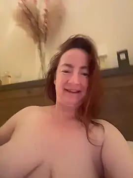 LouiseTswing online show from February 2026 07:52:01 AM