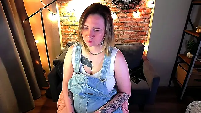 Ozalin Green online show from September 2025 07:25:02 PM