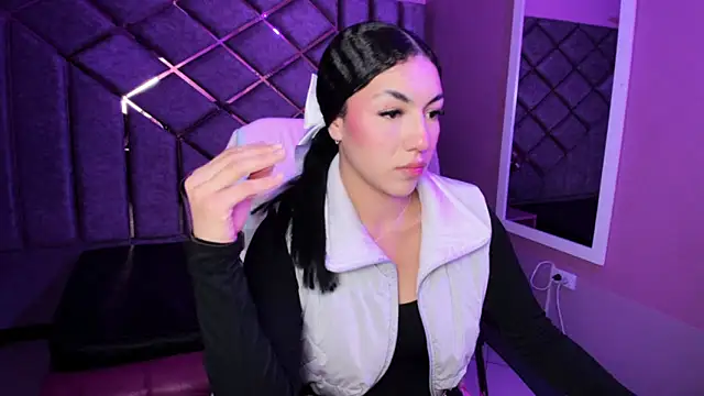 Snapshot of Poly_Sasha_ chatting on March 2026 03:23:01 AM Poly Sasha online show from March 2026 03:23:01 AM