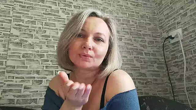 EdithManning online show from March 2025 06:05:01 AM