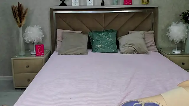 MiaKarlos online show from June 2026 01:25:01 AM