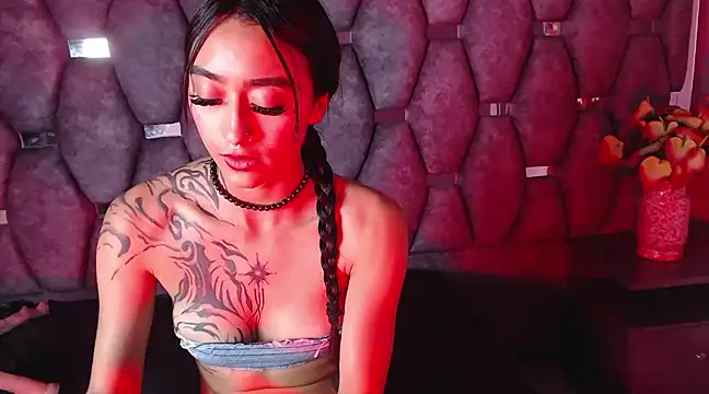 Miaa Thopmson online show from December 2024 07:41:02 PM