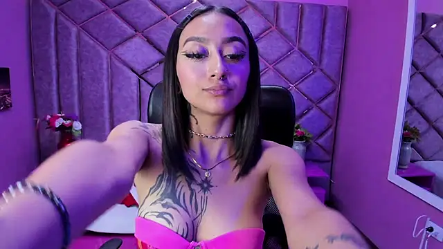 Miaa Thopmson online show from September 2025 10:24:02 PM