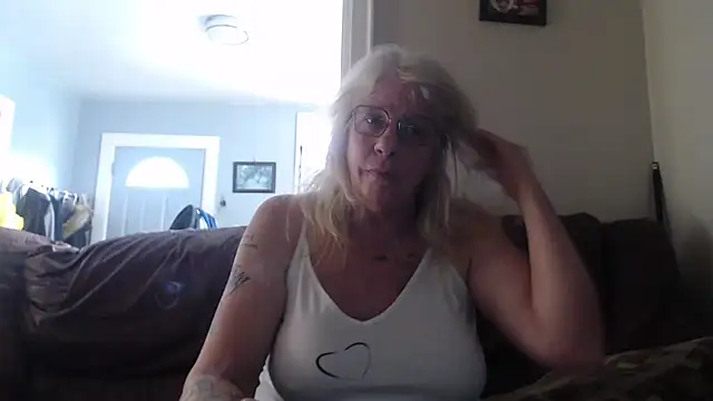 Snapshot of canadiancougar1965 chatting on January 2025 08:11:02 PM canadiancougar1965 online show from January 2025 08:11:02 PM