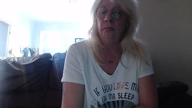 Snapshot of canadiancougar1965 chatting on January 2025 08:23:02 PM canadiancougar1965 online show from January 2025 08:23:02 PM