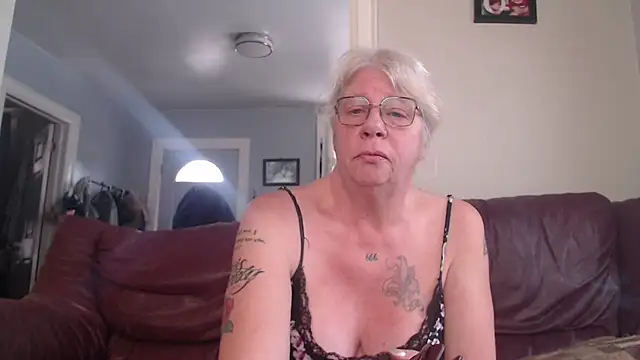 Snapshot of canadiancougar1965 chatting on February 2025 09:28:01 PM canadiancougar1965 online show from February 2025 09:28:01 PM