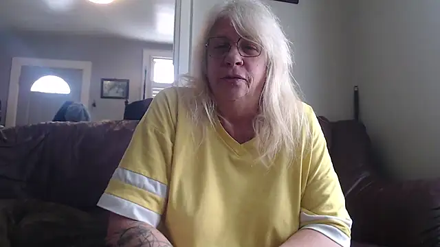 Snapshot of canadiancougar1965 chatting on February 2025 03:19:02 PM canadiancougar1965 online show from February 2025 03:19:02 PM