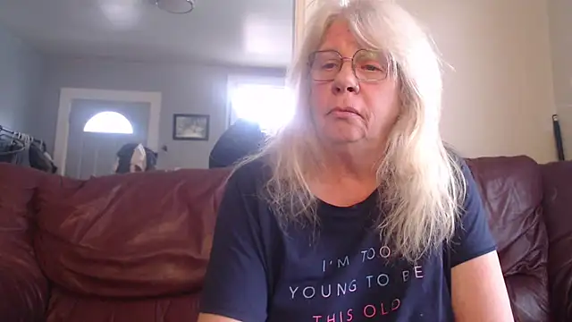 Snapshot of canadiancougar1965 chatting on February 2025 10:09:02 PM canadiancougar1965 online show from February 2025 10:09:02 PM