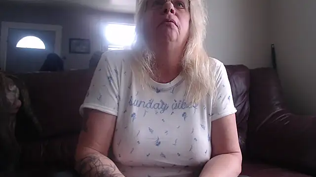 Snapshot of canadiancougar1965 chatting on February 2025 07:56:02 PM canadiancougar1965 online show from February 2025 07:56:02 PM