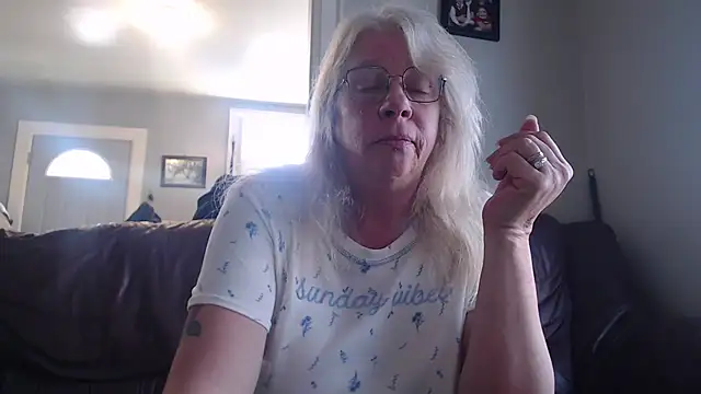 Snapshot of canadiancougar1965 chatting on March 2025 01:03:01 PM canadiancougar1965 online show from March 2025 01:03:01 PM