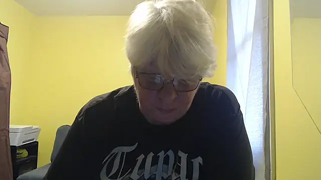 Snapshot of canadiancougar1965 chatting on November 2025 01:47:02 PM canadiancougar1965 online show from November 2025 01:47:02 PM